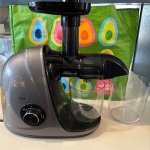 Jocuu Juicer in Black and Gray